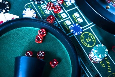 Live Casino Hold'em dealer on ajo 89